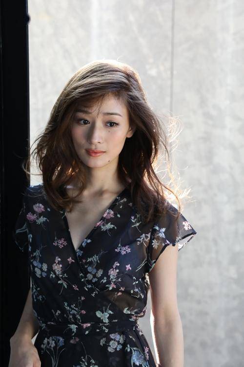 姐姐好美一字马美女フミカ纤腰欧派让人遐想无限