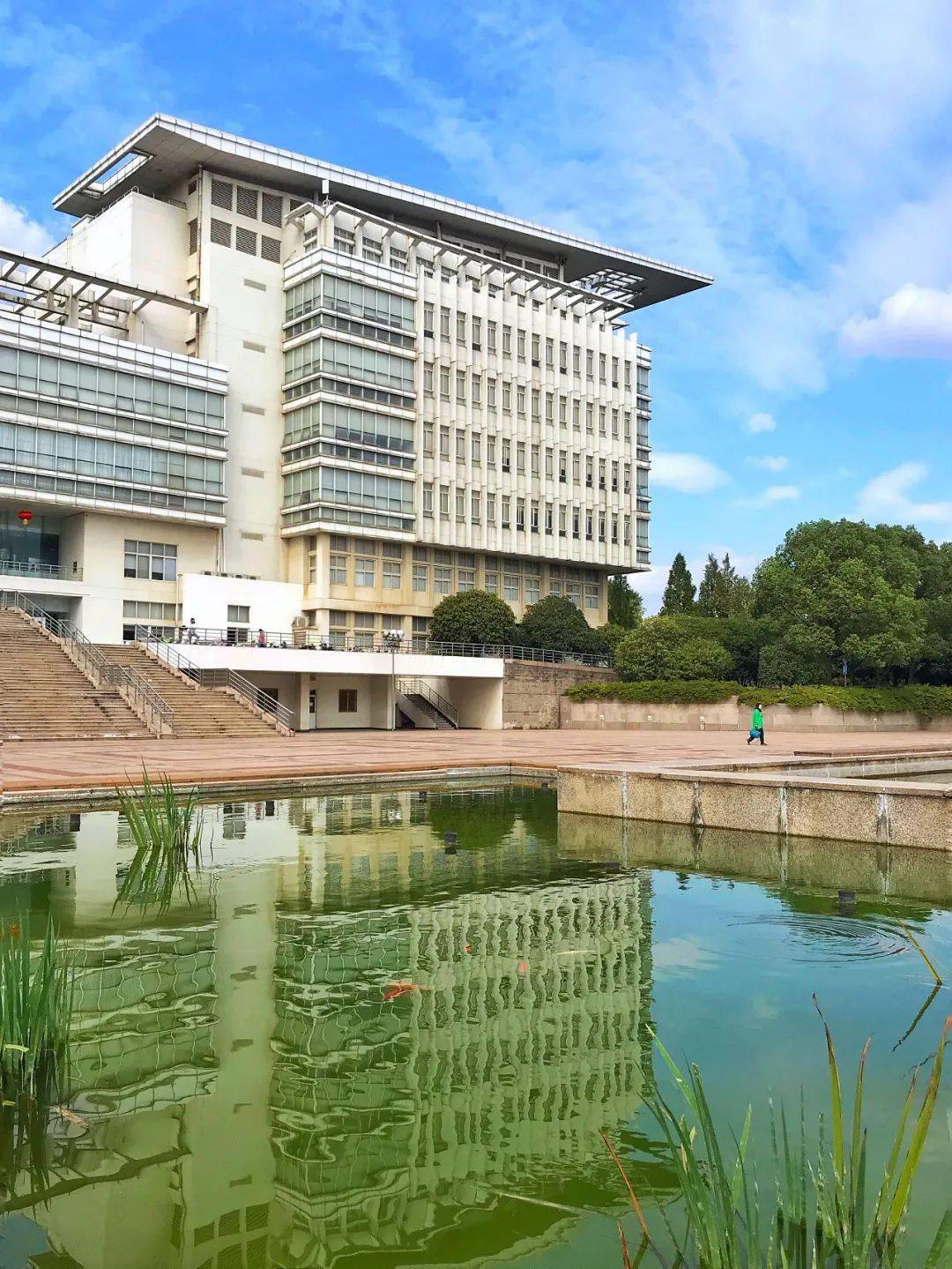 赏不尽的南师之秋