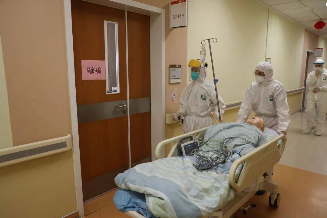 慈林医院开展新冠病毒核酸检测阳性病例应急处置演练