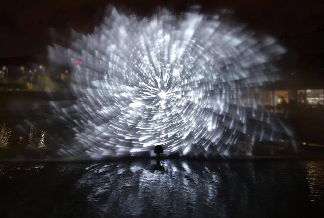 全球14个不可错过的水幕投影创意