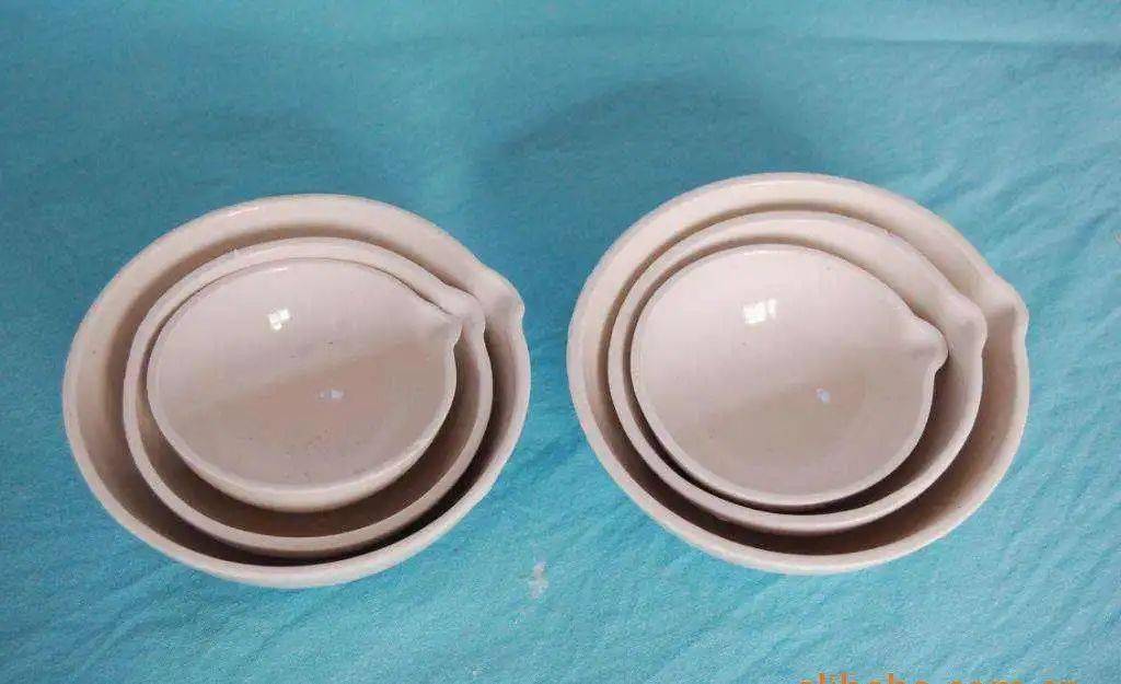 小学科学实验器材使用规范之蒸发皿