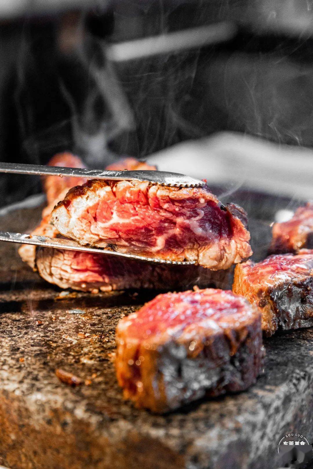 一口爆汁的石烧m2牛肉够厚够大直接飙出屏3折开抢