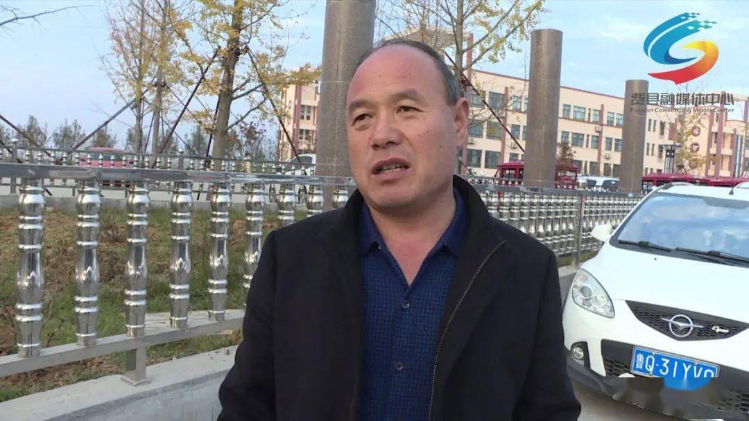 费县睿文学校副校长任庆奎我们为了缓解交通压力,学校采取了错时放学