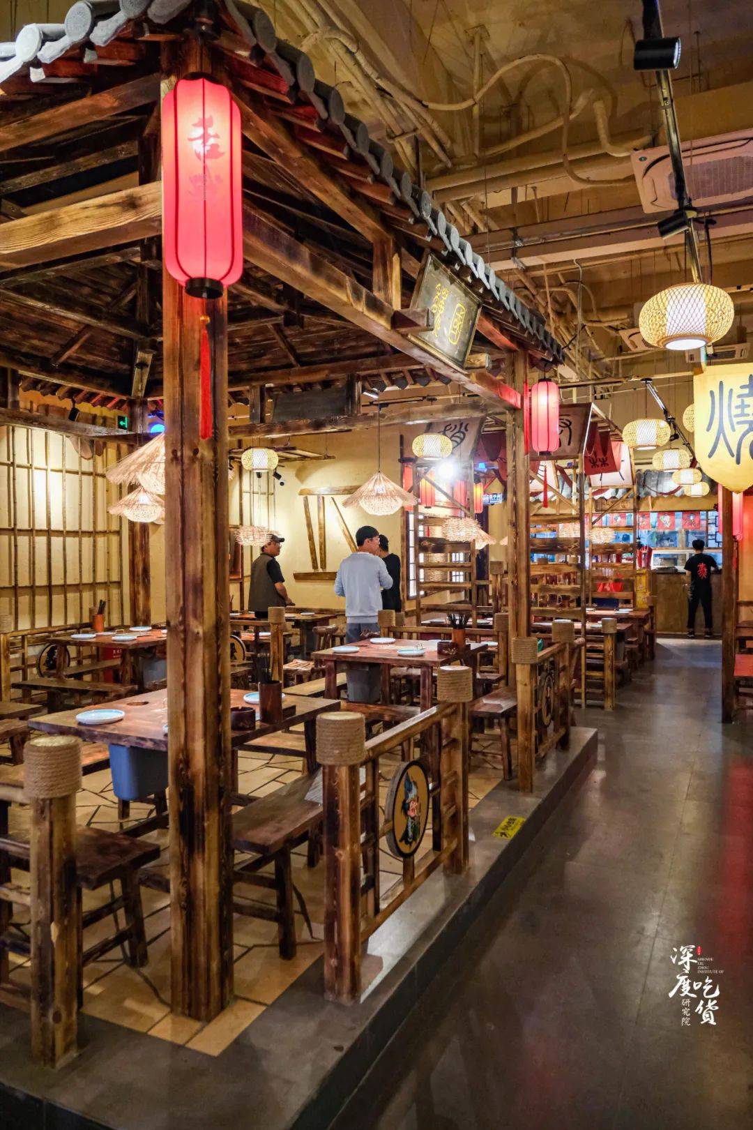 舌战烧烤酒馆双11脱单攻略,带上女神可享6.8折优惠!