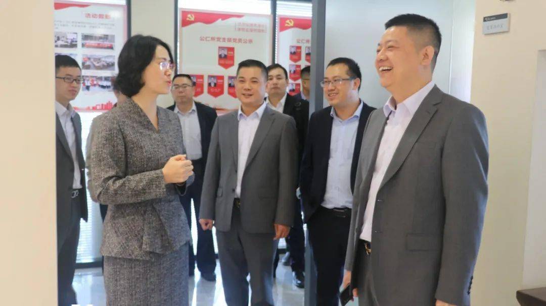 2020年11月14日上午,德和衡南昌分所陈美玲主任一行来到我所进行参观