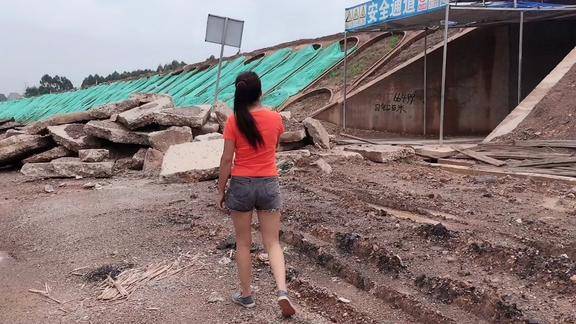 小玲带大家看广西灵山高速公路是如何建成的需要花多少钱呢