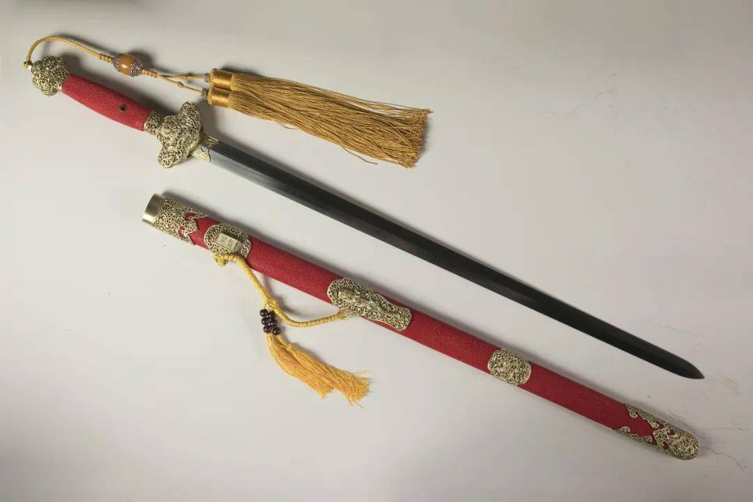 这么多古代宝剑你见过吗这跨越古今的传统名剑是传承的味道