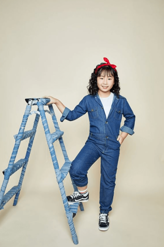 杨诗涵←滑动变身袁楚林←滑动变身翟雅楠这是我的色彩找到专属的色彩