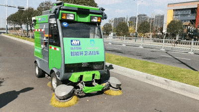 一批智能自动驾驶清扫车准时"打卡上班" 主路双向一天2次往返 人行