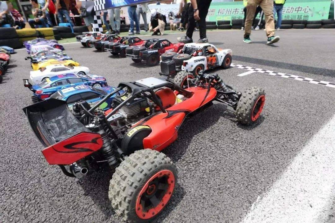 你以为遥控车都是小孩子玩的那是因为你不知道rc