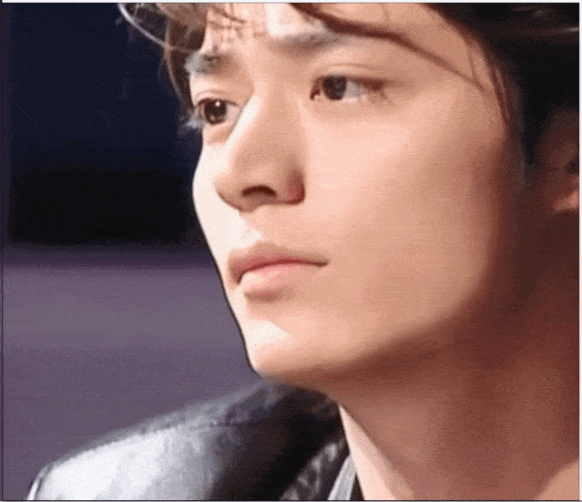 有人说丁真像陈坤,有人说像莫少聪,也有人觉得像年轻时候的霍建华.