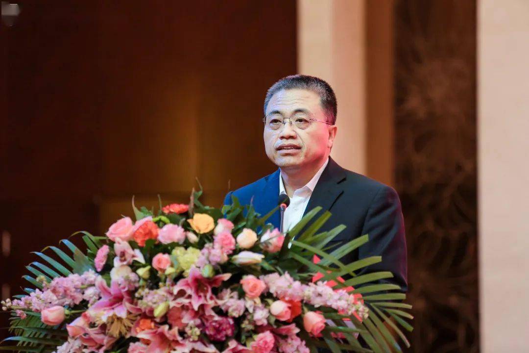 有限公司董事长刘彦龙发表致辞,他谈到,衡水老白干以"传承千年匠心