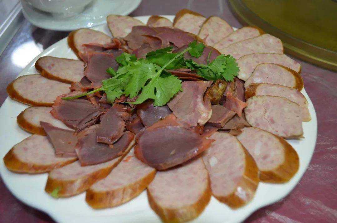 彭泽这家东北夫妻开的饺子馆,料足皮薄馅厚,隐藏各种东北特色菜!
