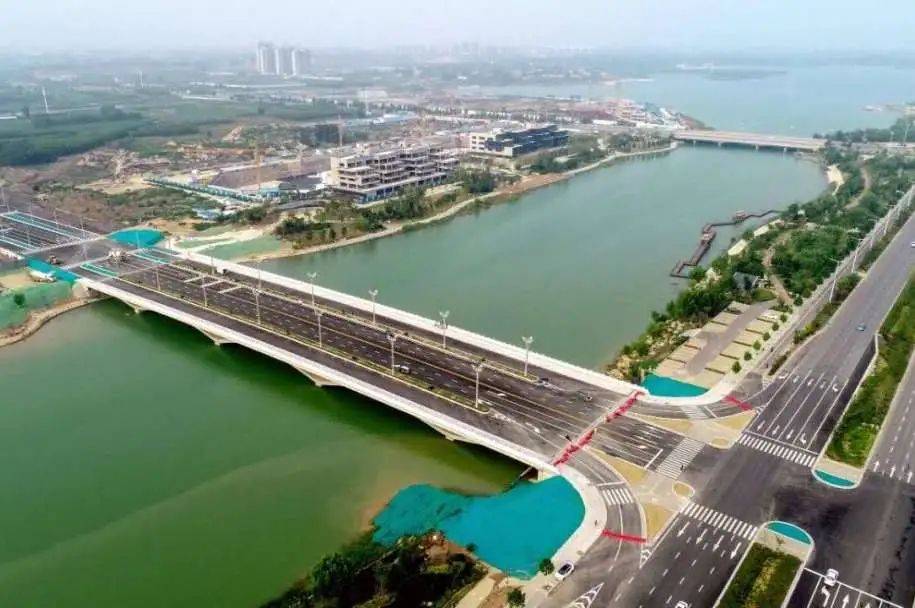 倾力打造濮阳示范区最美振兴路桥