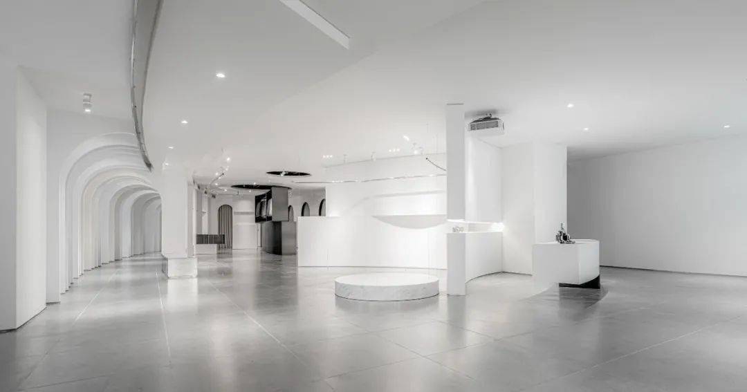 首发ttd本至设计爱城影像艺术空间一个白色梦境