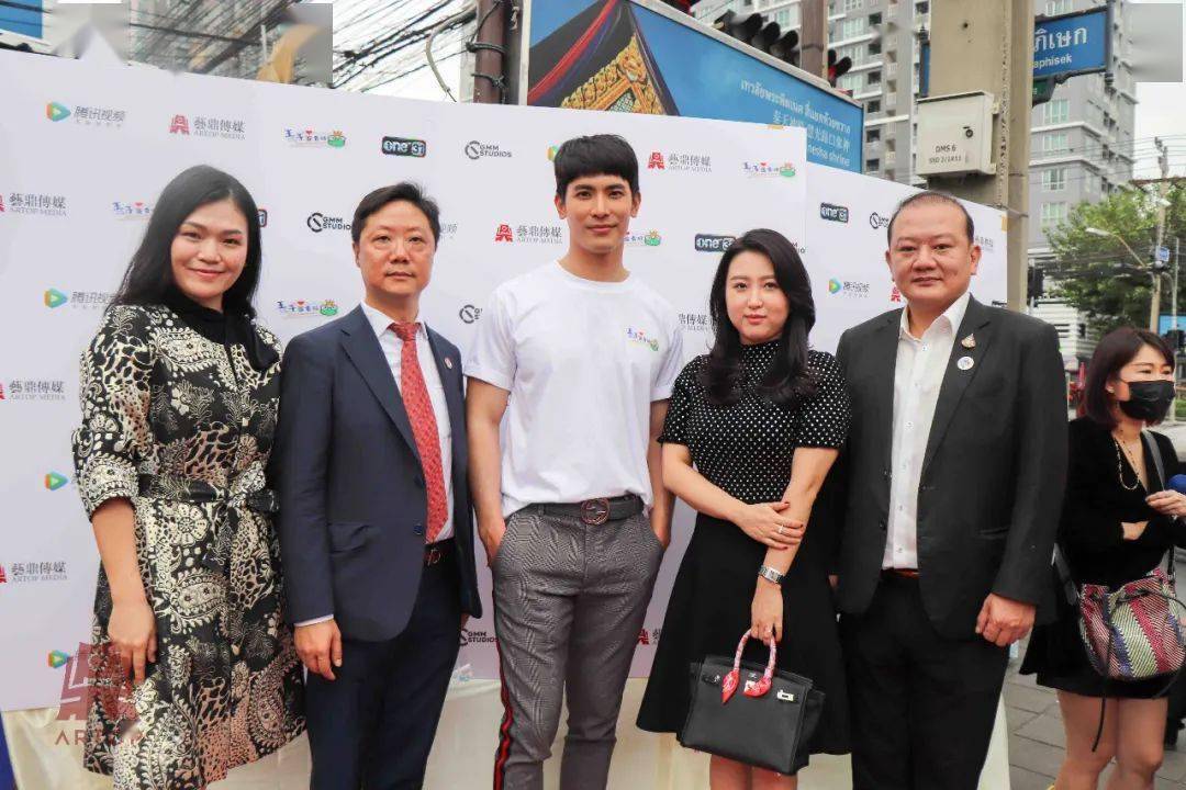 泰国华人各大商会助阵泰版王子变青蛙杀青仪式