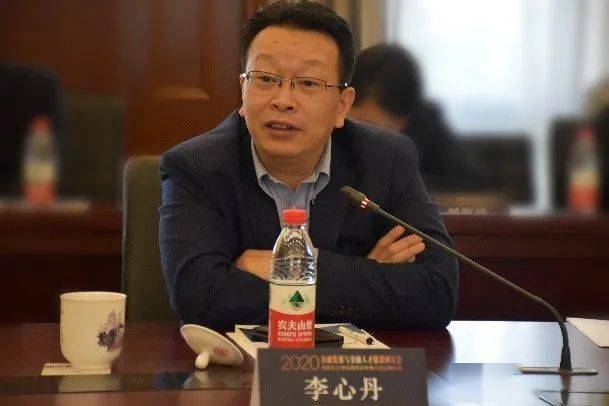 上海交通大学安泰经管学院副院长吴文锋教授认为李心丹教授分享的经验