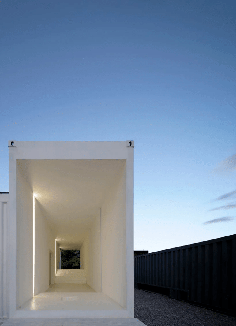 日本建筑师在北京设计极简艺术家住所 "沉思画廊"