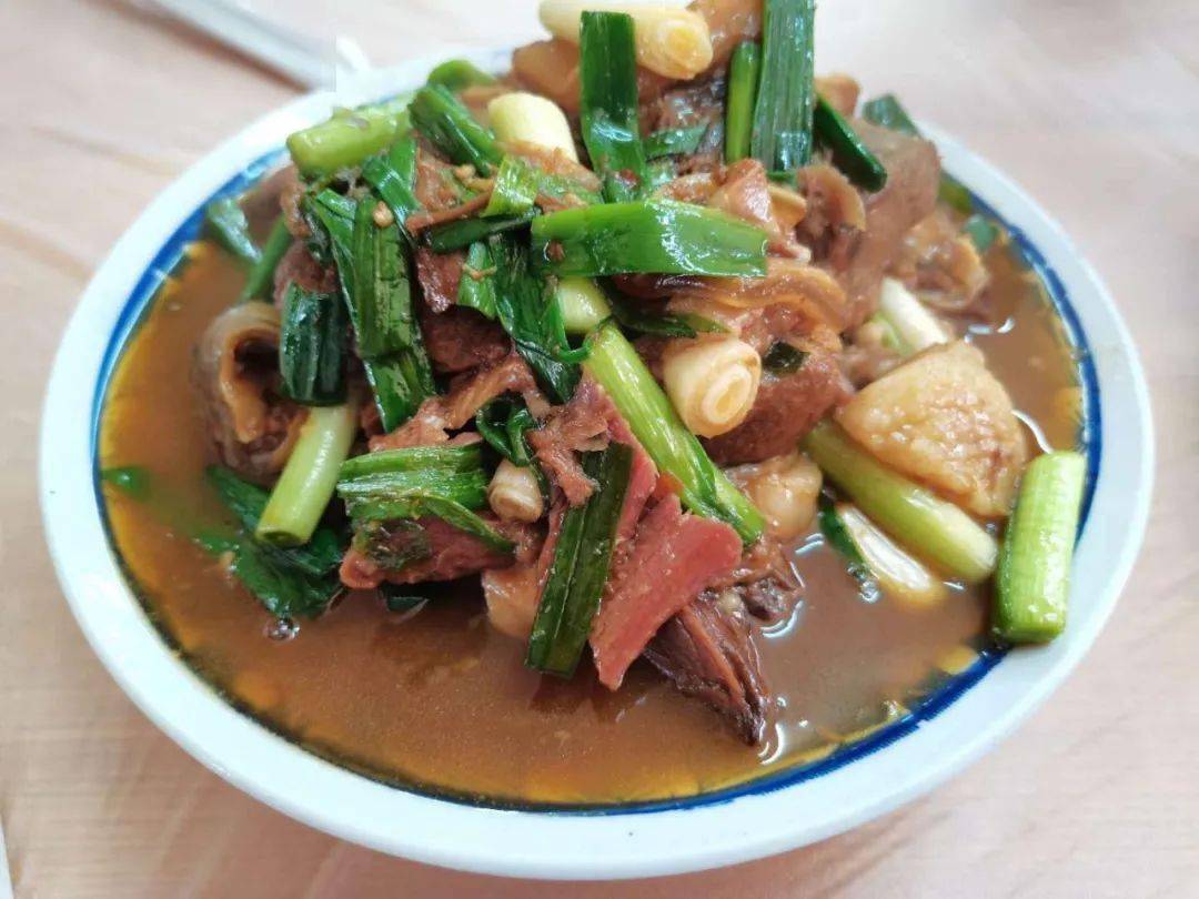 嘶马羊肉有八百多年的制作历史,不腥不腻,水平上乘,吃了还想再吃.