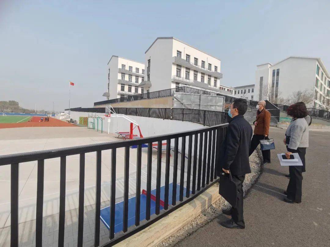 对北京第二实验小学山海关学校绿色学校创建工作进行了全面测评和验收