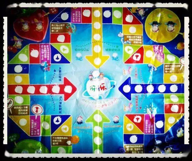 跳棋,里面的的内容大有蹊跷,请看图:伢伢乐牙膏每款产品上必然赠送