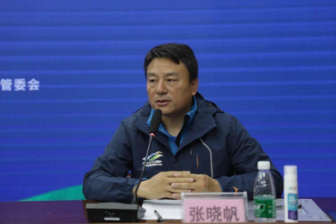 协会常德项目竞赛主管张晓帆分别回答了相关新闻记者及跑友们的提问