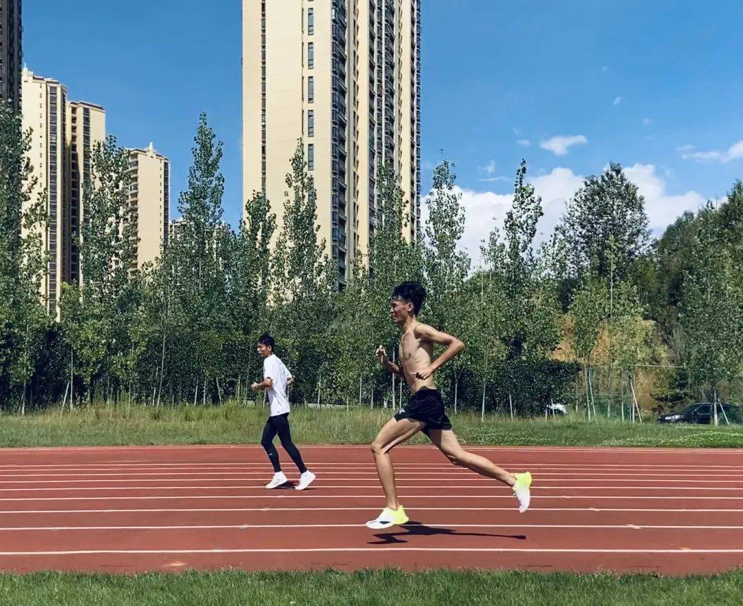 李岩在马拉松这条赛道上还有更多的可能性