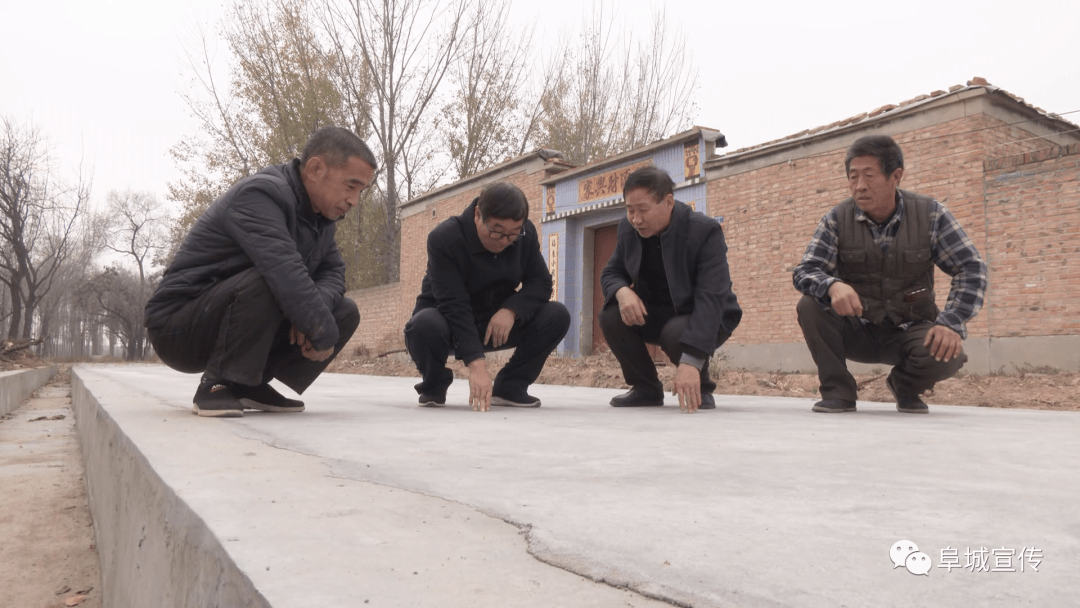 第一书记风采从驻村到助村的第一书记李景旺
