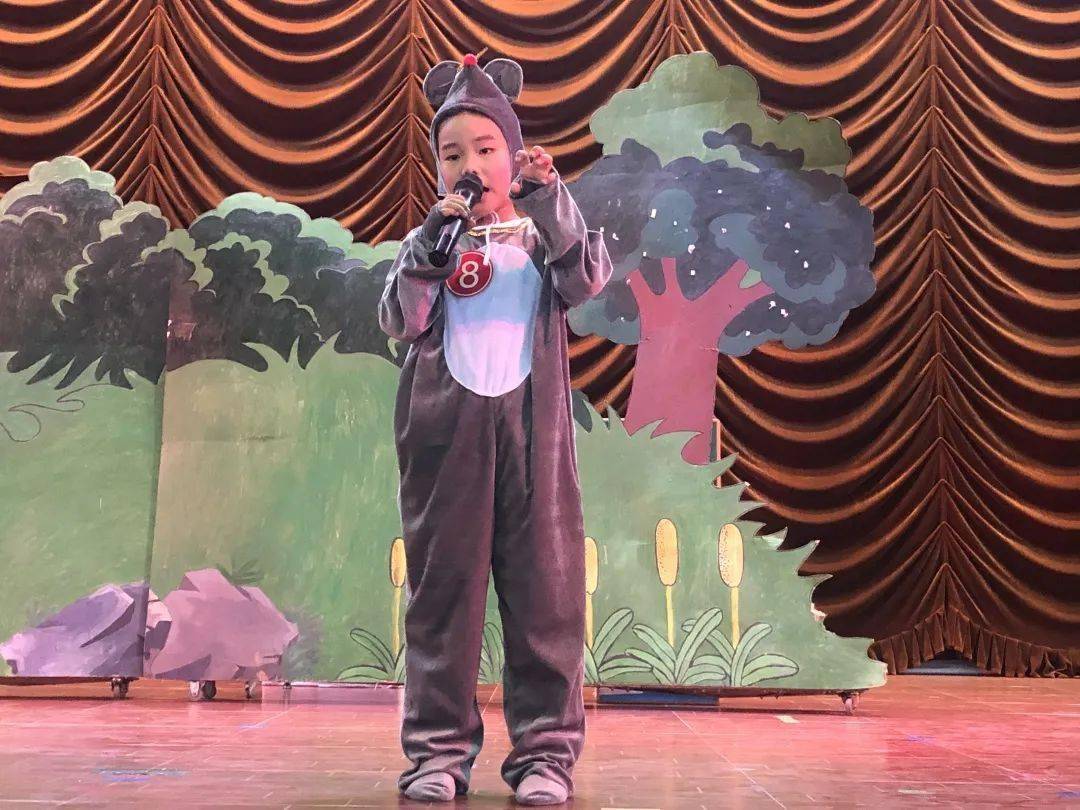 "书香滋润童心,故事伴我成长"——金沙小学二年级"灵慧故事大王"讲