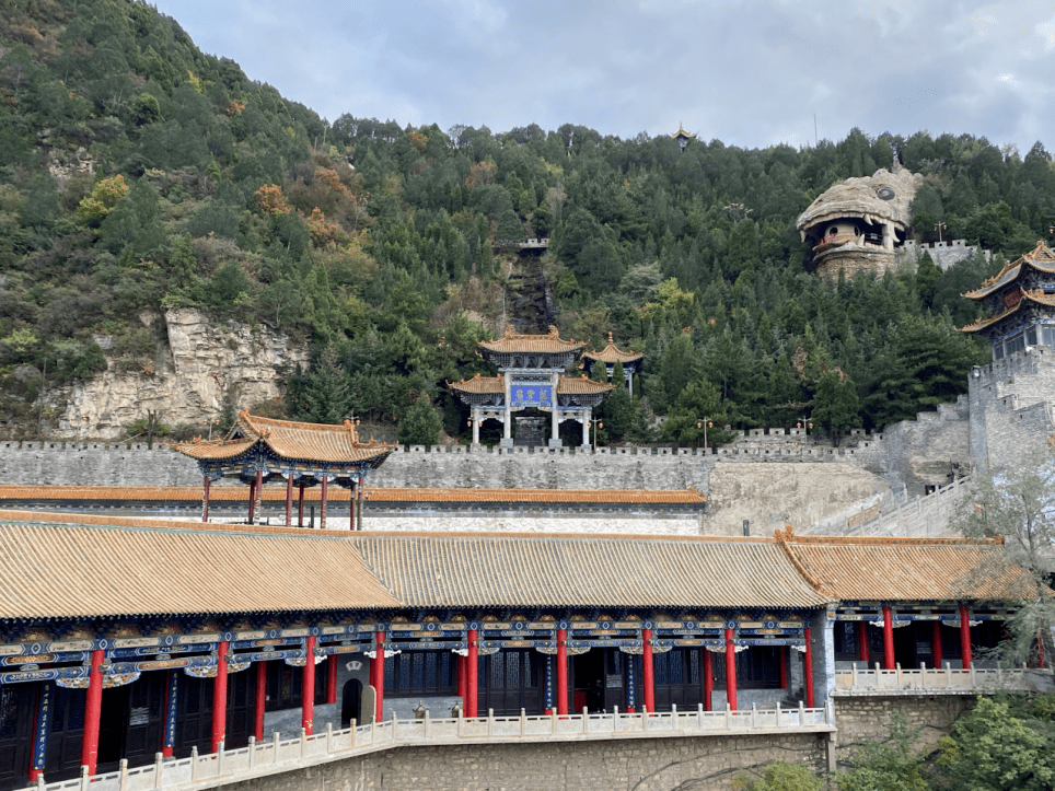 绵山是介子推曾经隐居的地方.