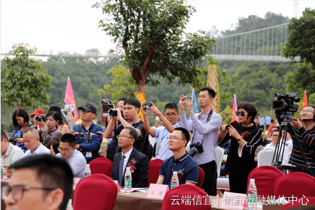 广电旅游体育局副局长冯照年,江西省万载县人大常委会副主任汤建勇