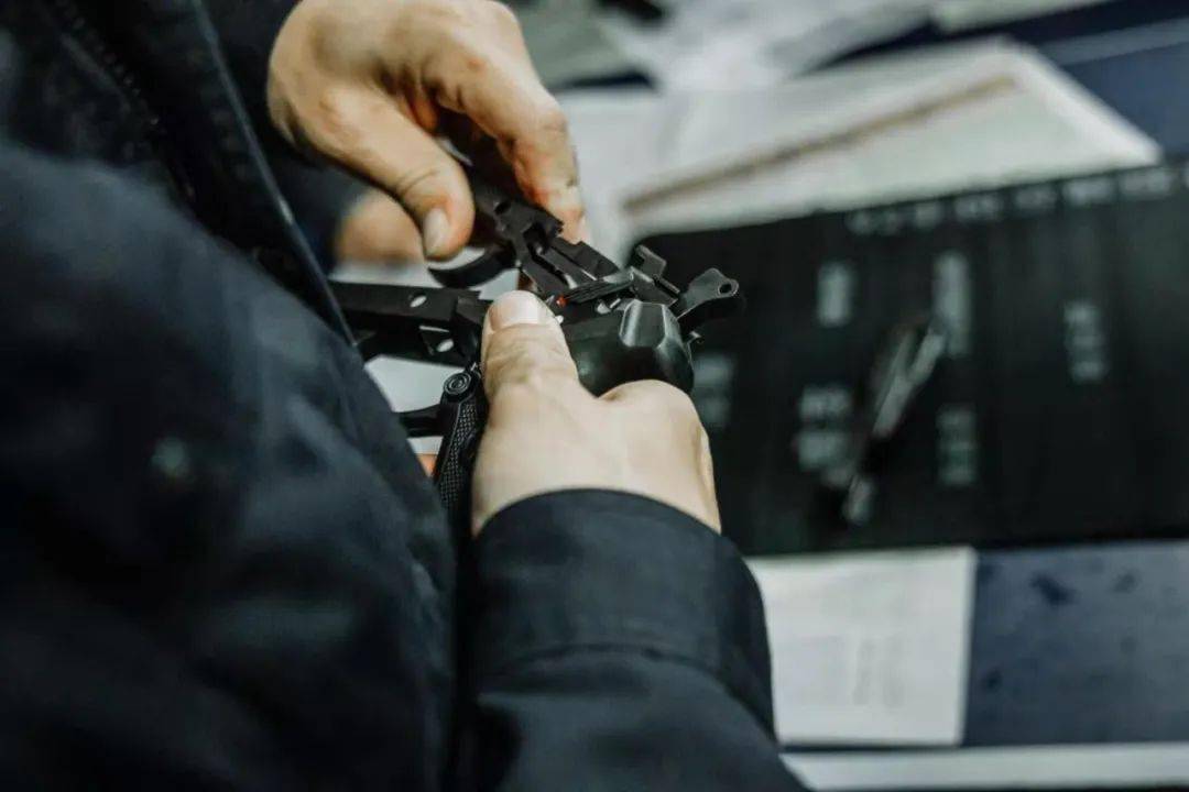 快枪已上膛看不要眨眼