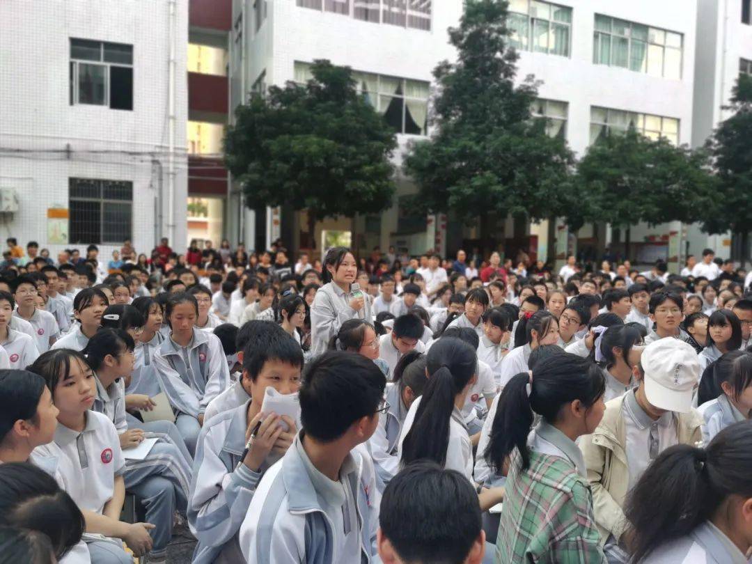 "你是美女英雄"丨蓝猫儿伯聪学校分享《奋斗吧,少年》