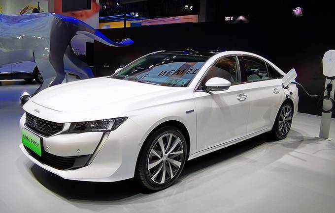 东风标致508l phev版上市 21.57-22.77万 油耗1.6l