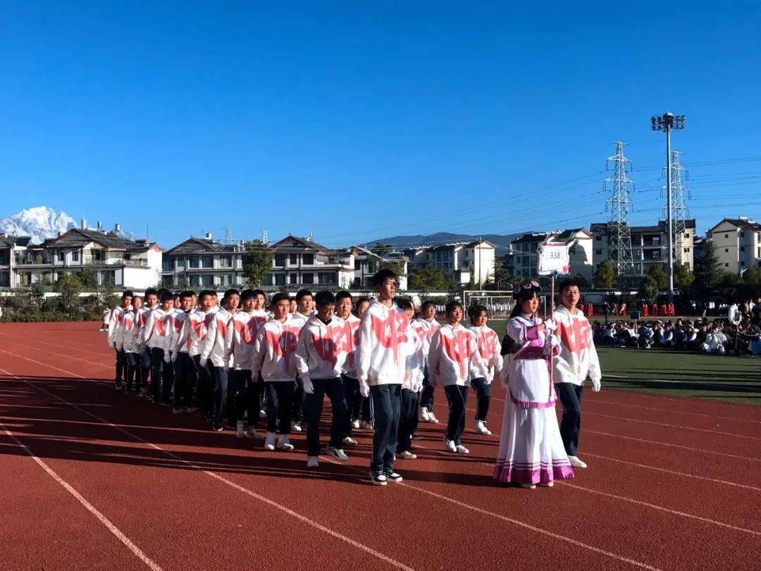 玉龙头条台前1分钟才艺表演多个竞技项目灯光舞台玉龙县一中第30届