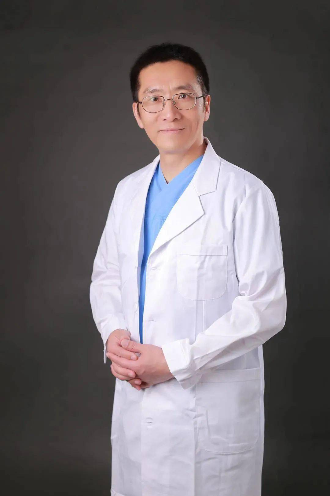 【医讯】2021年1月24—25日,北大口腔医院教授彭东到市医院口腔种植