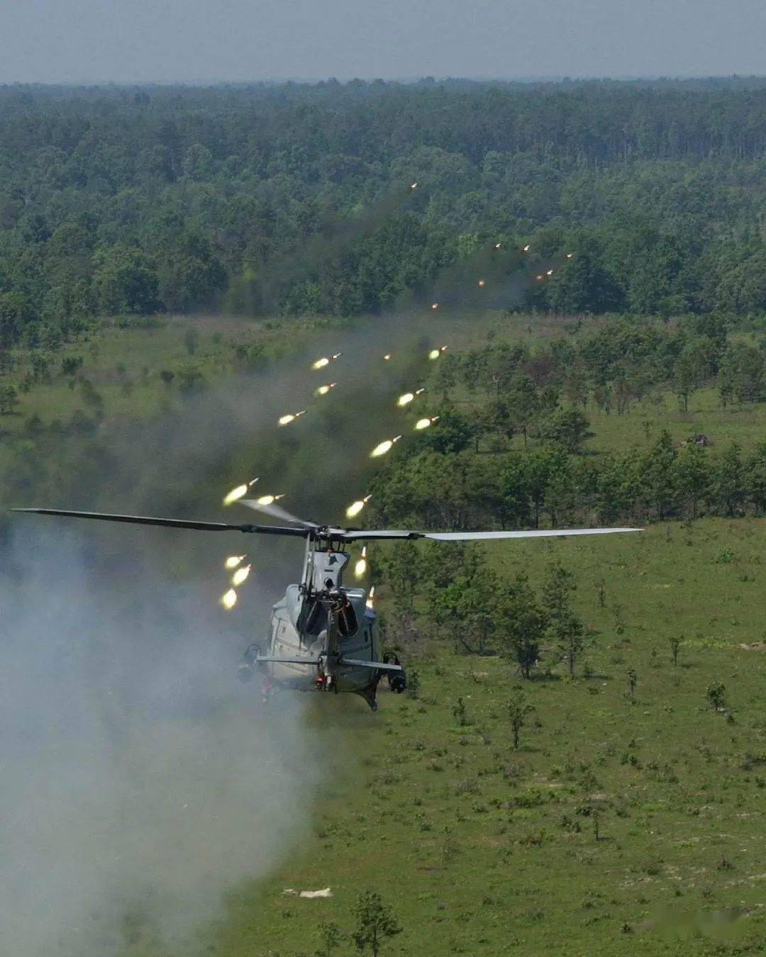 老休伊的第二春uh1y毒液直升机