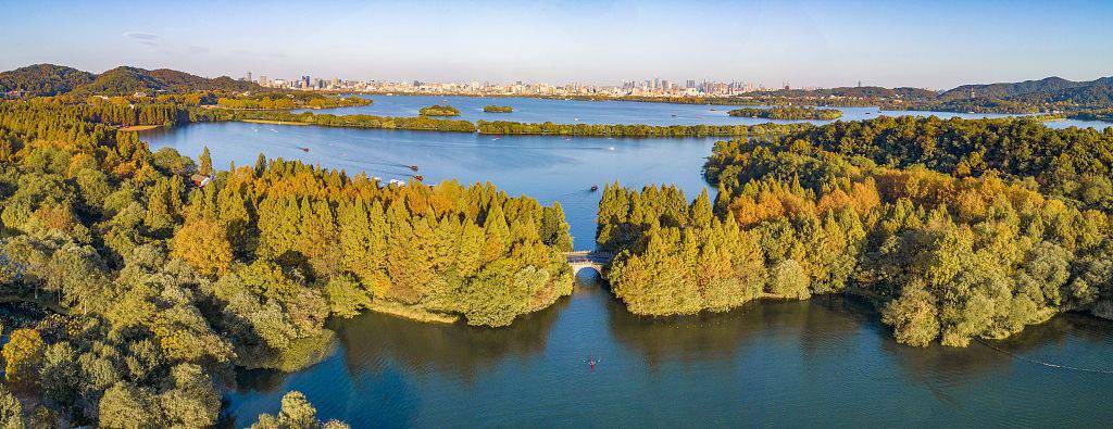 浙江杭州航拍深秋西湖景色美不胜收