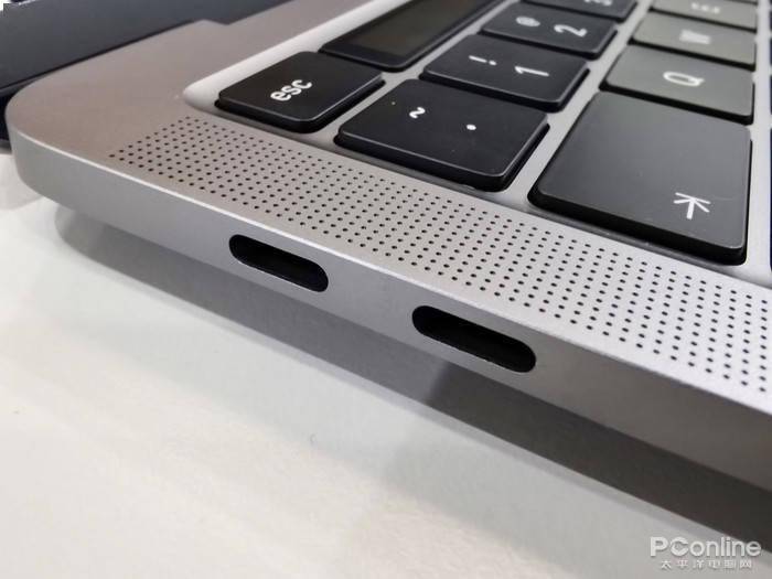 免费版雷电3新macbook上的usb4接口有点猛