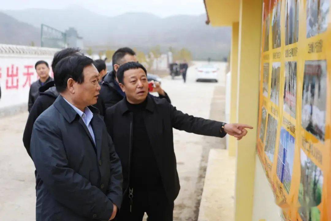 李秋喜赴方山县马坊镇调研慰问扶贫工作队