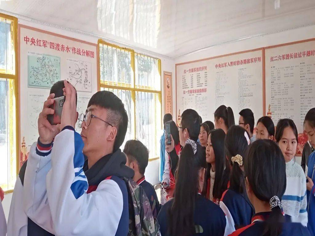 贵定中学云雾中学两校牵手研学路上一起走