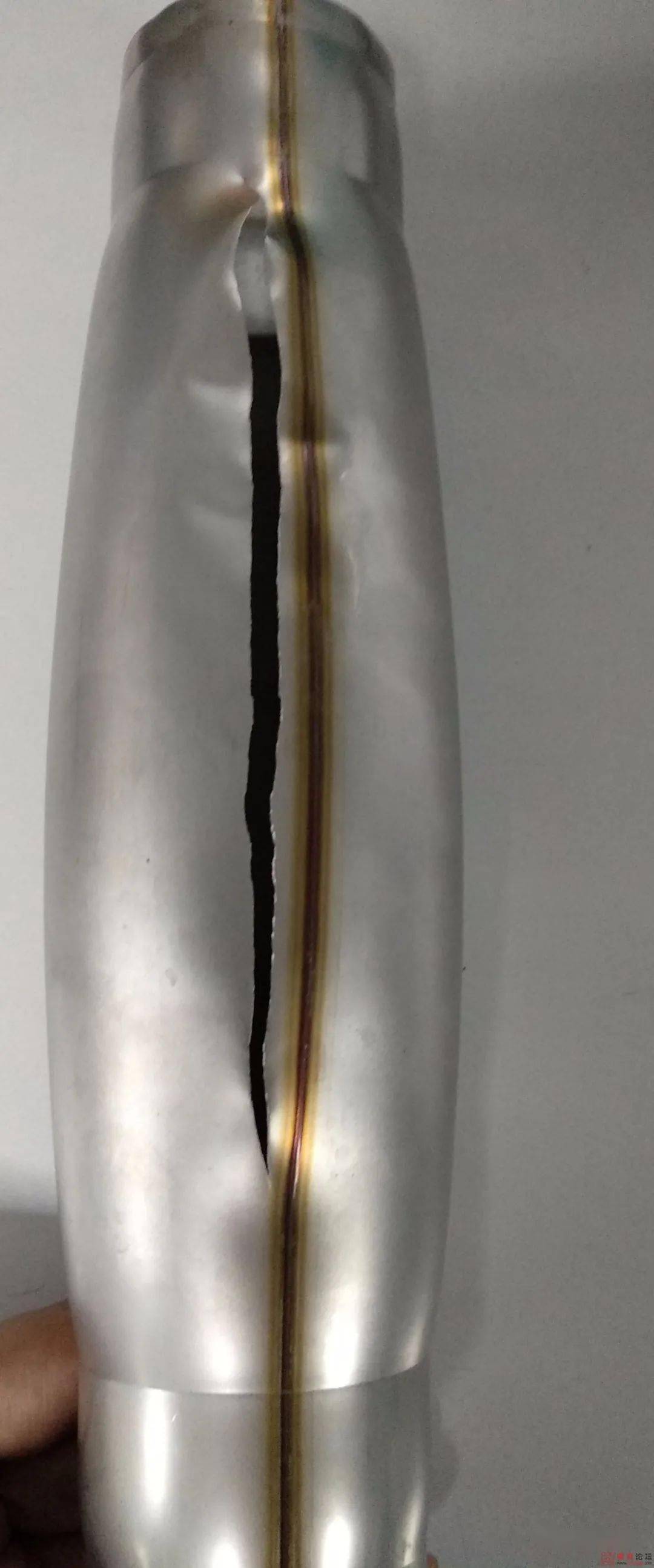 不锈钢316l水胀开裂在焊缝位置一厘米左右