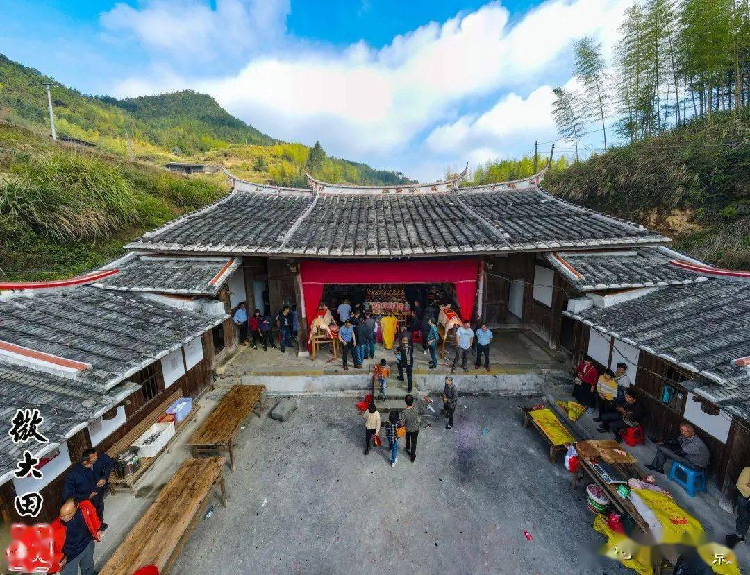 航拍福建大田屏山芹阳护国侯王寿诞庆典活动