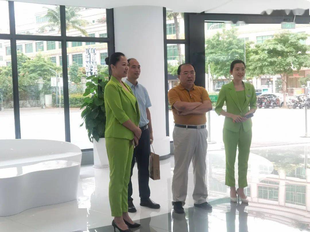 图书馆馆长王海教授,海南职业技术学院珠宝加工专业主任何志方教授