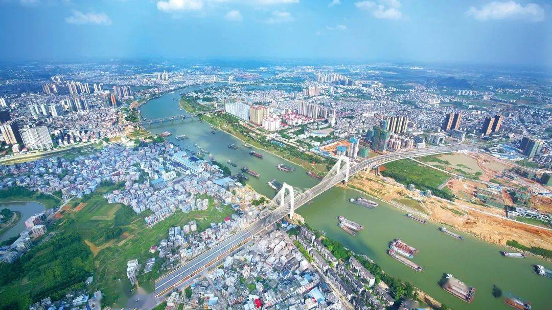 十四里碧岸绘就古郡新城_郁江