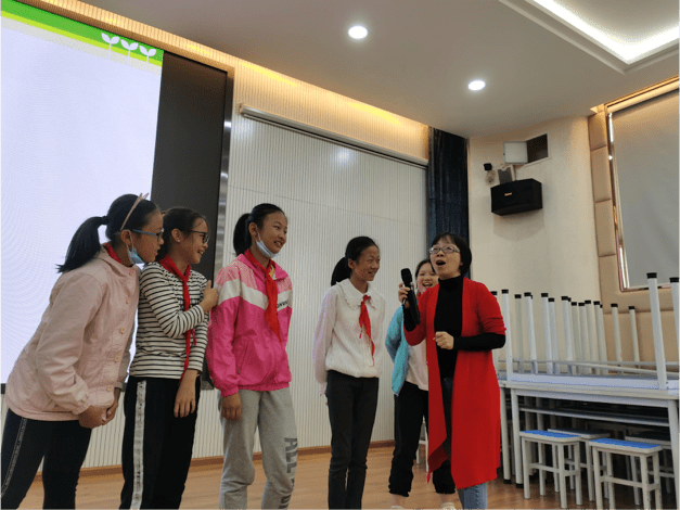 拥抱青春静待花开东华小学青春期心理健康讲座