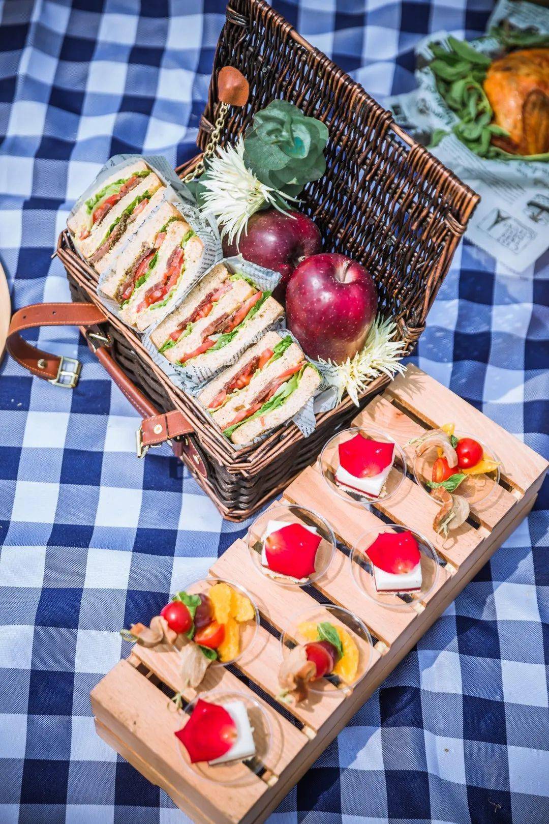 凡尔赛野餐,让你在野外也能闪耀发光