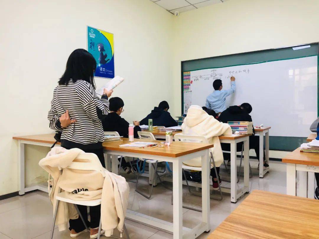 中考全托班火热招生中抓考点稳提分冲刺中考睿康教育校区小组课全托