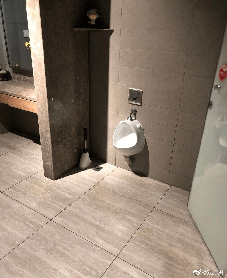 海底捞女厕内设男童小便池不合适人性化网友吵翻了