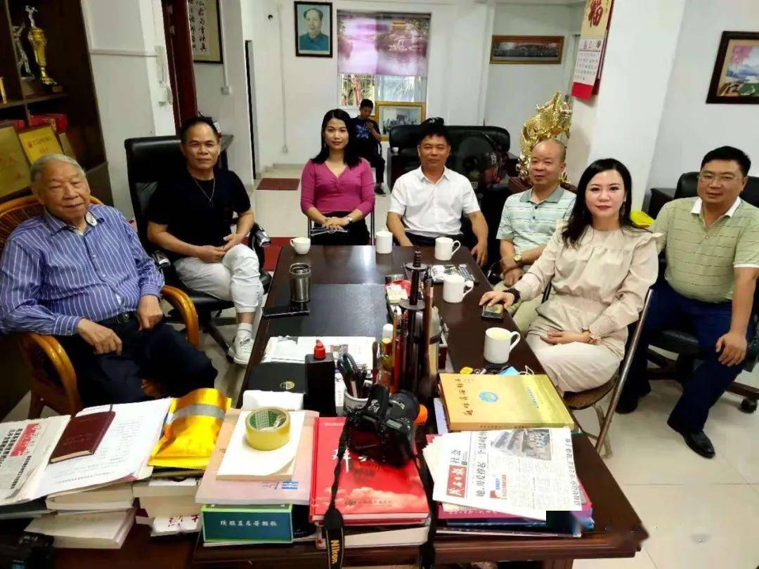 感恩节前夕观珠中学校长亲自带队拜访旅深观珠籍乡贤代表